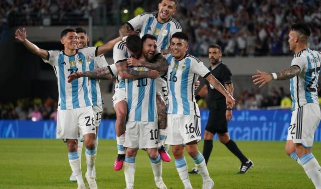 开云官方网-世界冠军庆祝赛，梅西800球圆满了？