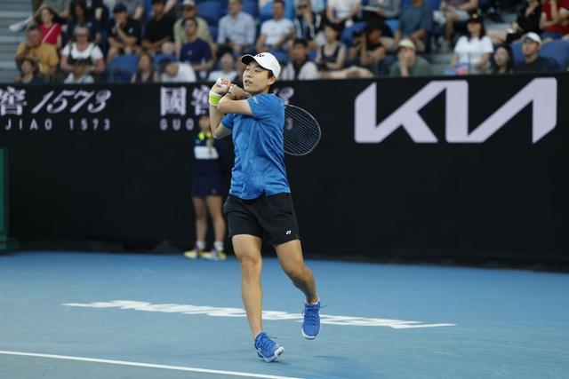 开云体育网页版登录入口-澳网结束单打首轮争夺,中国网球军团四人成功晋级