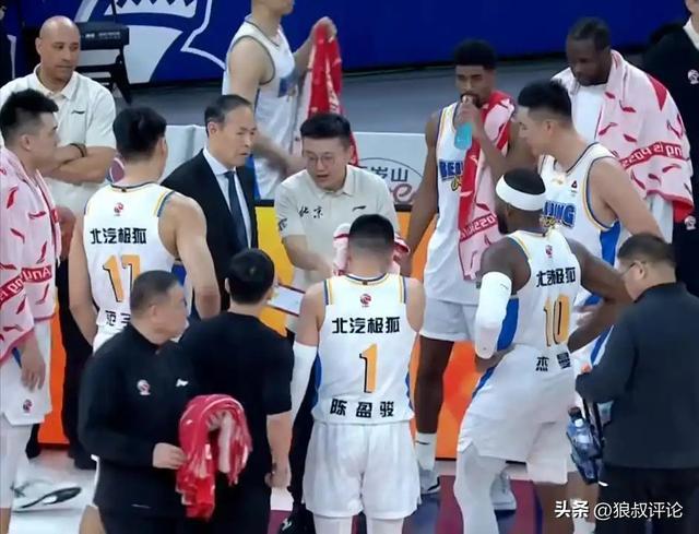 开云体育app下载-你可是北京顶薪球员！范子铭4中0得0分3犯 多次在场隐身遭球迷热议